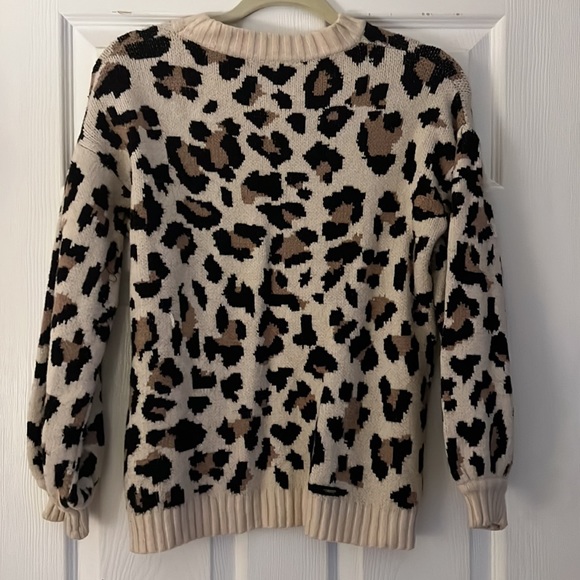 Leopard Printed Sweater - Picture 6 of 6